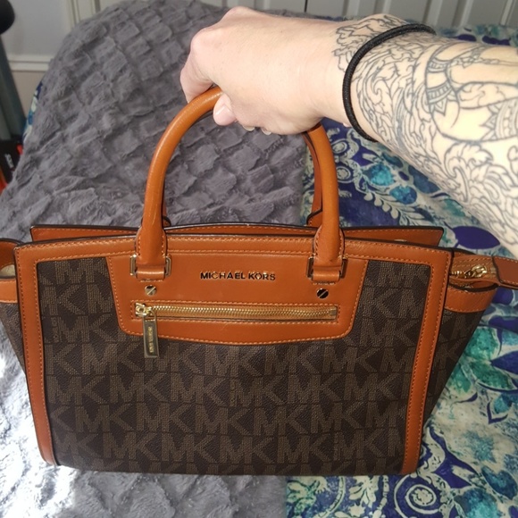 Michael Kors Bag - Picture 5 of 8